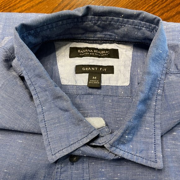 Banana Republic Grant Fit Blue Casual Button Shirt, Men's M, GUC - Picture 2 of 2